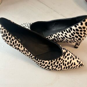 New Clarks Size 6 real fur animal Print heels